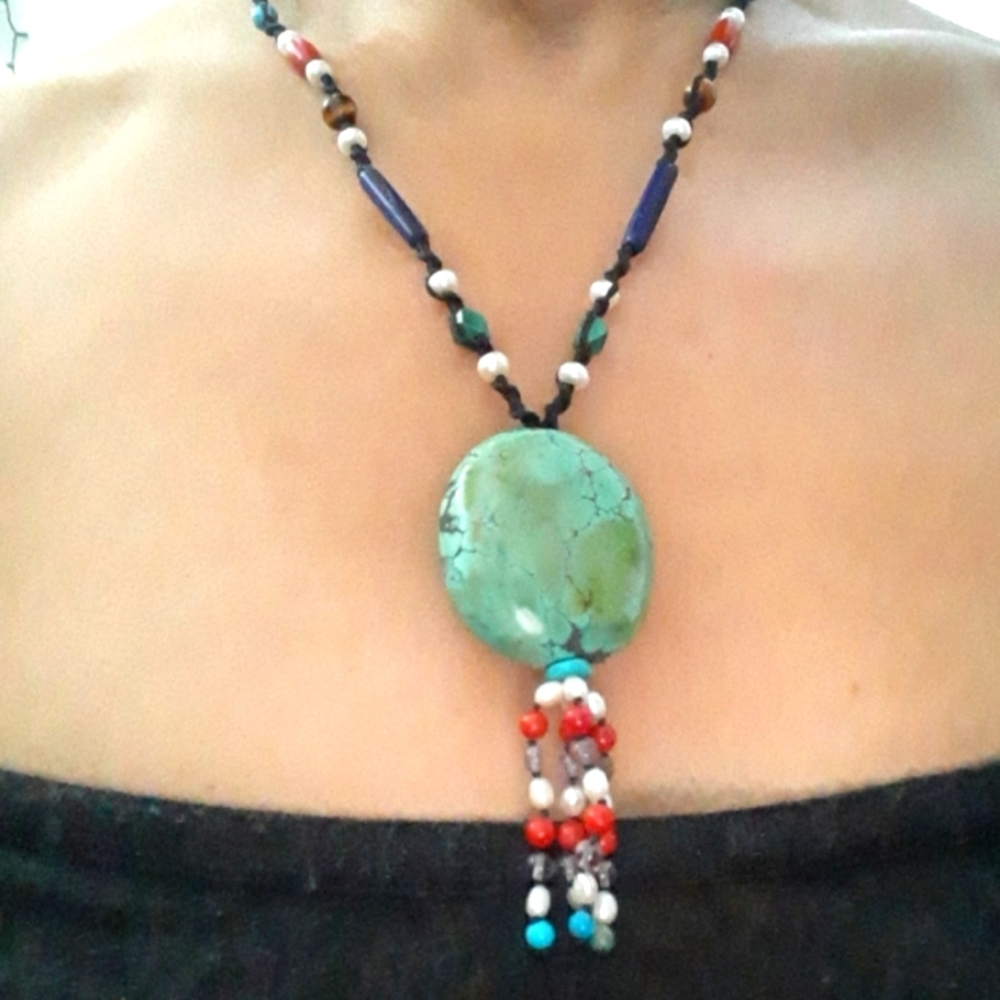 TURQUOISE PENDANT NECKLACE WITH MIXED STONES